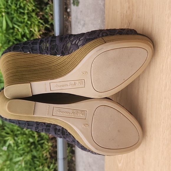 American Eagle Lace Peep Toe Wedge Size 6 - Picture 9 of 11